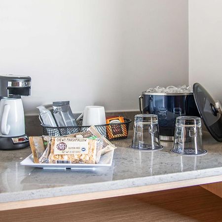 Hyatt Place Newark-Silicon Valley Екстериор снимка