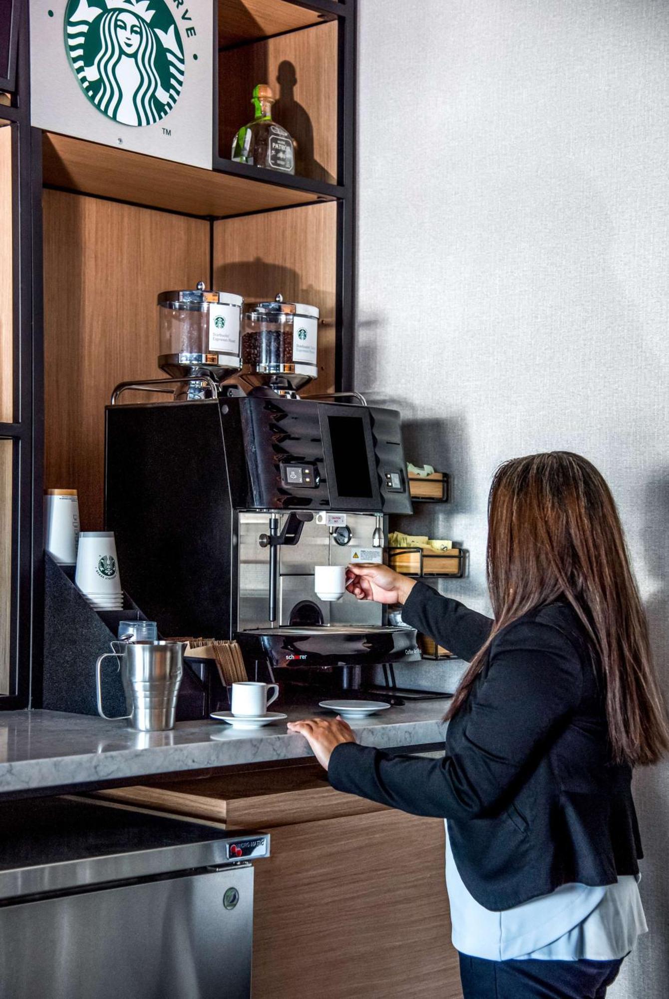 Hyatt Place Newark-Silicon Valley Екстериор снимка