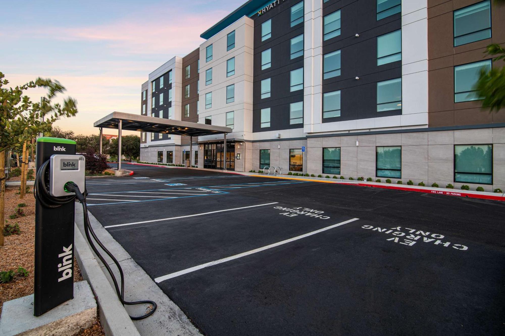 Hyatt Place Newark-Silicon Valley Екстериор снимка