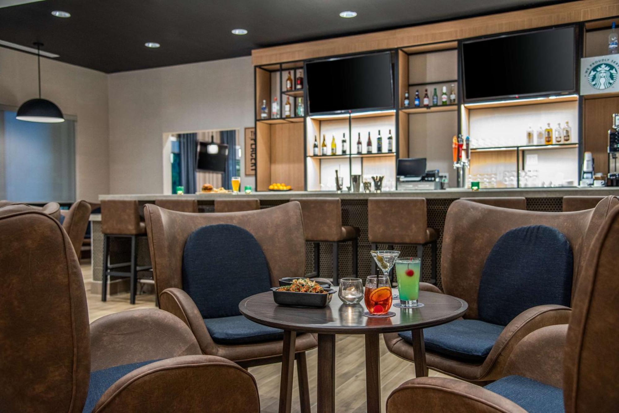 Hyatt Place Newark-Silicon Valley Екстериор снимка
