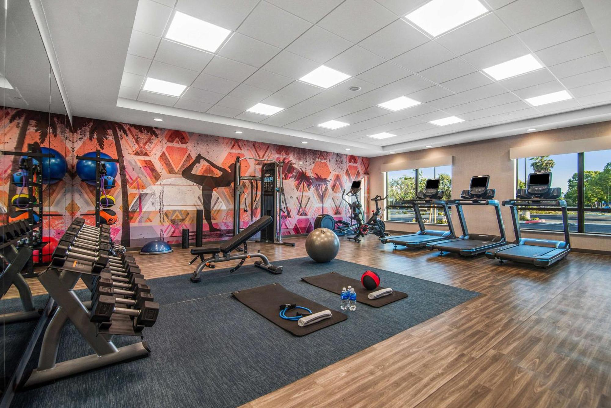 Hyatt Place Newark-Silicon Valley Екстериор снимка